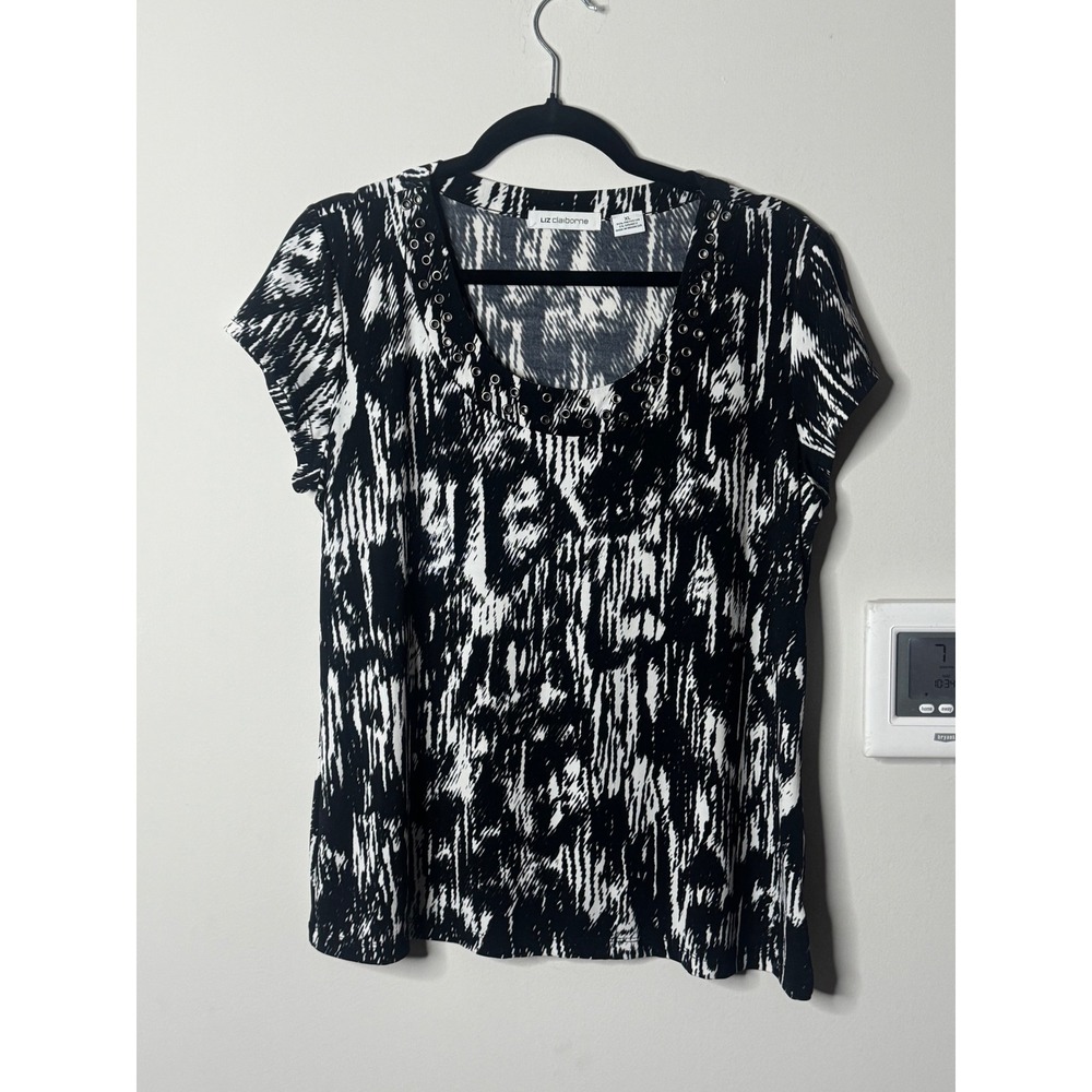 Liz Claiborne Women XL Black White Abstract Print Short Sleeve Top Stud Detail